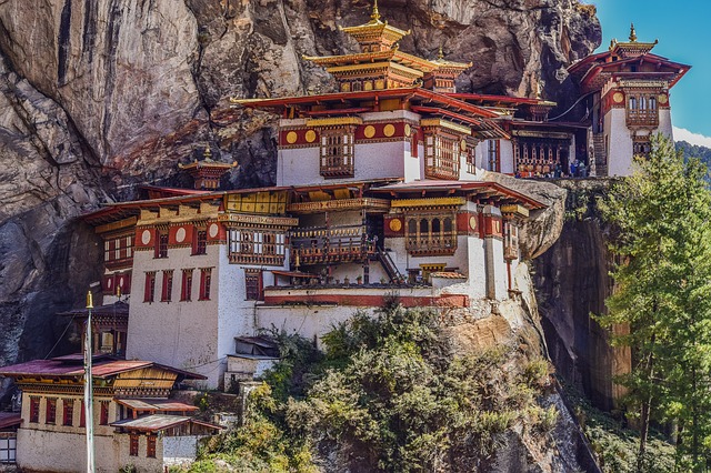Auto Transport Picks: 10 Most Romantic Places to Visit in 2019 Bhutan Buddhist Temple on the Cliffside